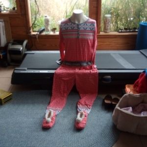 Cuddl duds pajama set